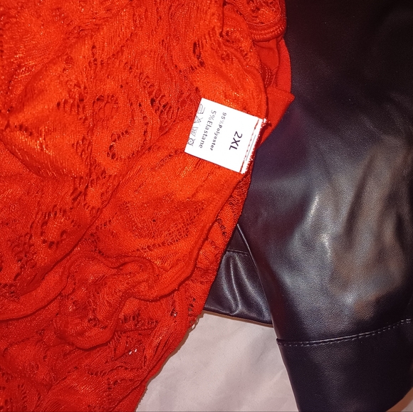 Red Lace v-neck bodysuit (2XL) - Picture 2 of 5